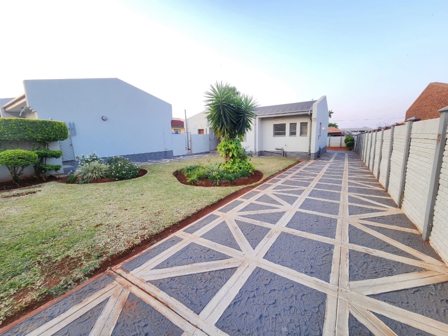 3 Bedroom Property for Sale in Geelhoutpark North West